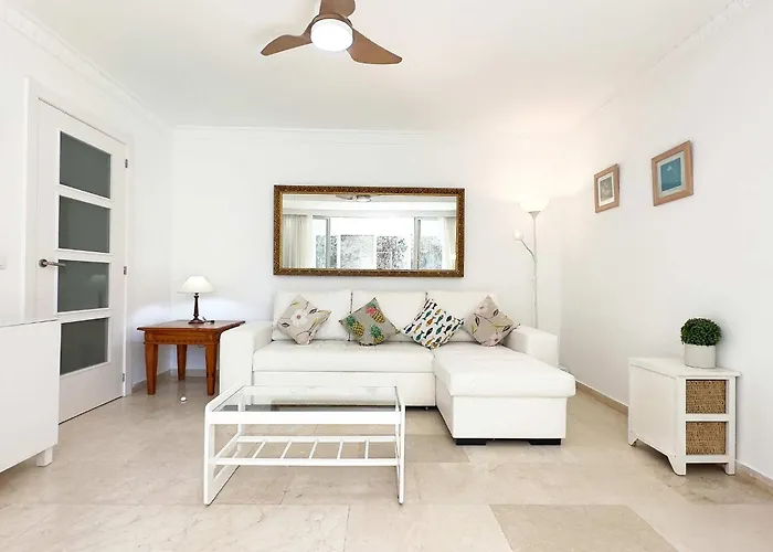 1 Bedroom Apartment Second Line Beach- Parque Marbella Building
