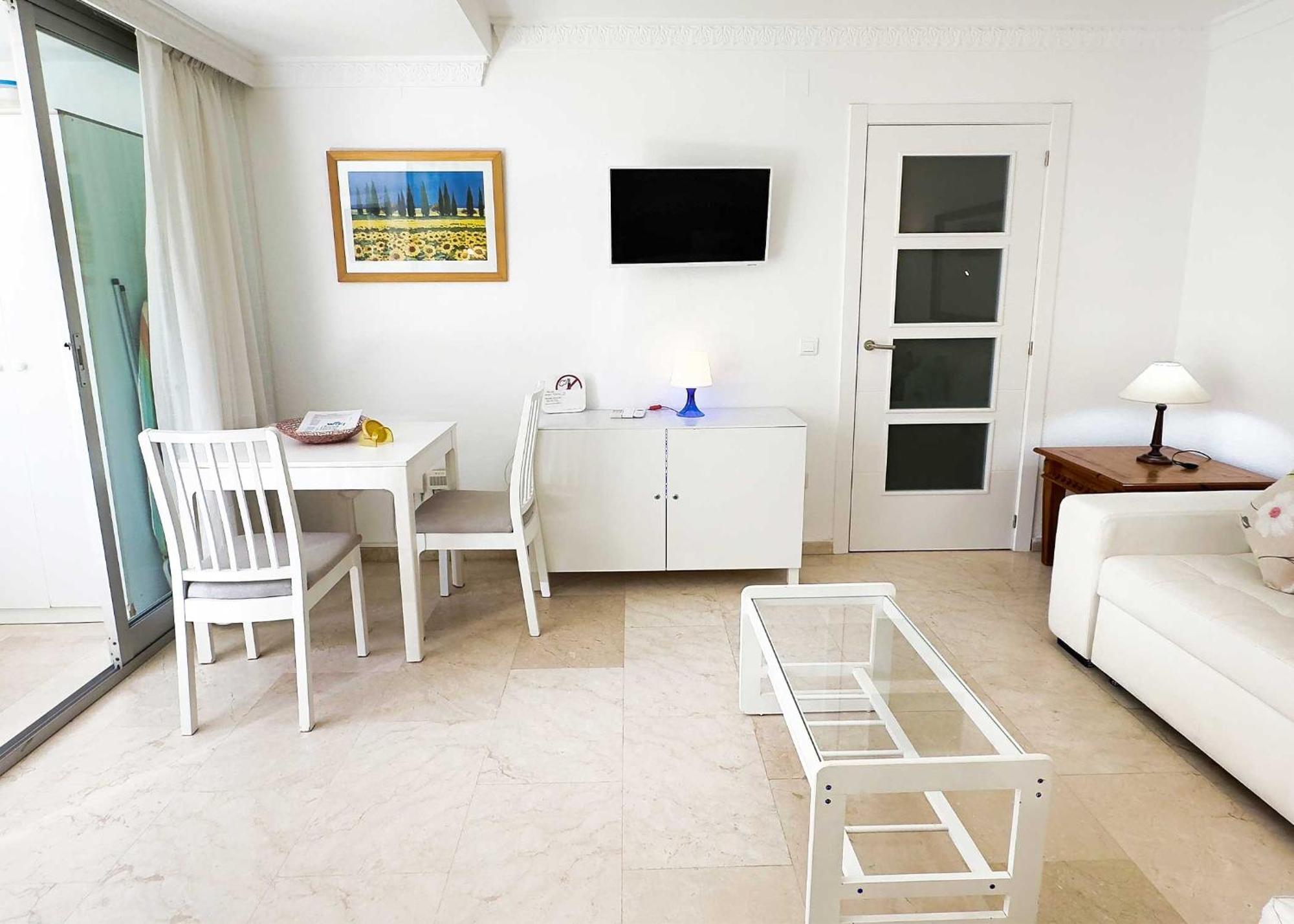 1 Bedroom Second Line Beach- Parque Building Apartamento Marbella